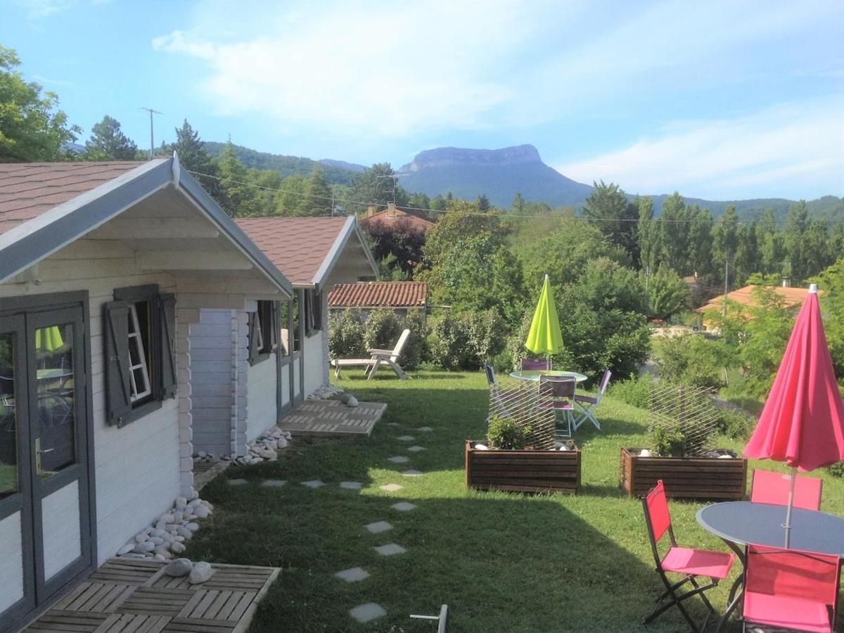 Maison De Vacances Avec Ses Petits Chalets Aouste-sur-Sye Exteriér fotografie